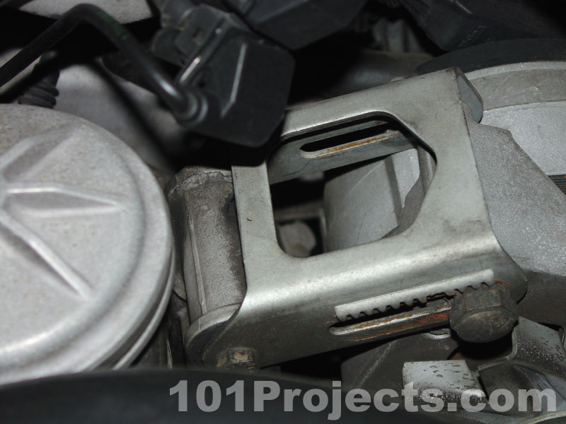 101 Projects for Your BMW 3 Series Project 89 Alternator Repl Photos