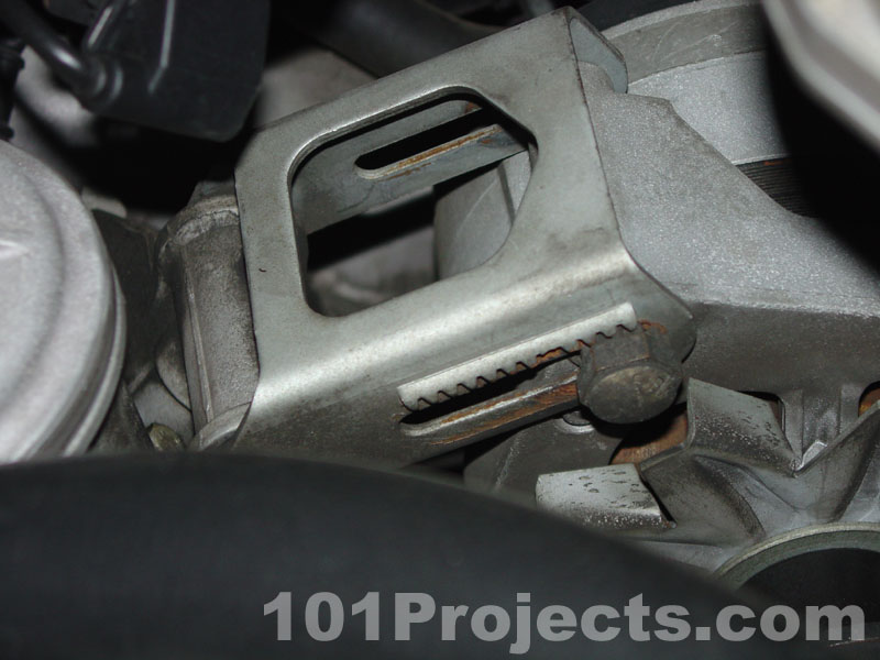 101 Projects for Your BMW 3 Series Project 89 Alternator Repl Photos