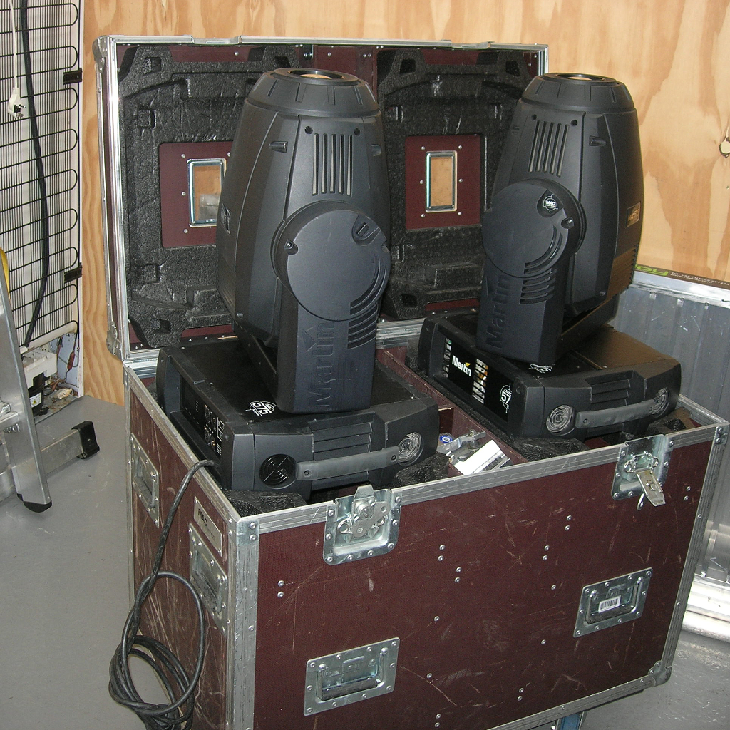 Martin MAC 575 Set (2) Buy now from 10Kused