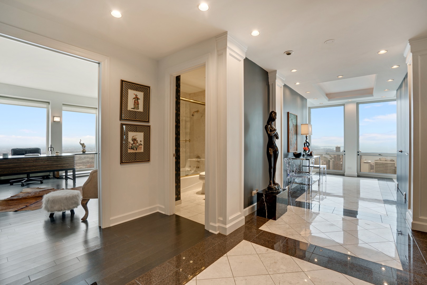 Residence Gallery 111 E Chestnut