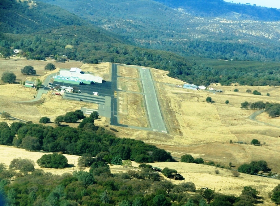 Mariposa Yosemite Airport