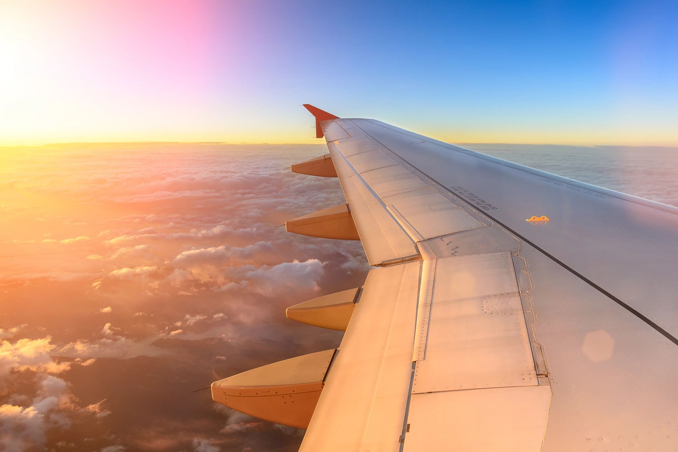 The Pros and Cons of Cheap Air Travel 1DEA.me