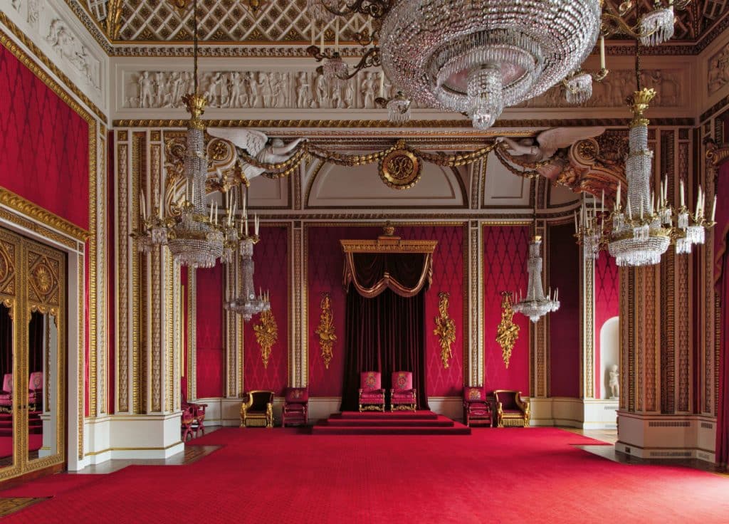 Peek Inside Buckingham Palace’s Private and Unseen Rooms 1stdibs
