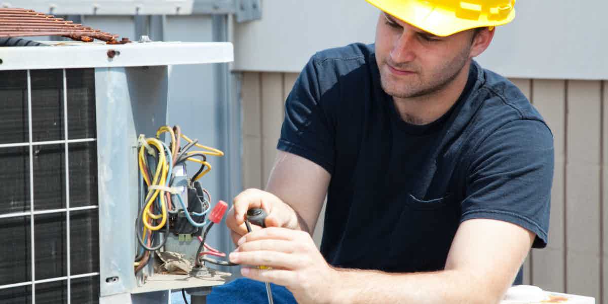 8 Telltale Signs You Need Emergency HVAC Service