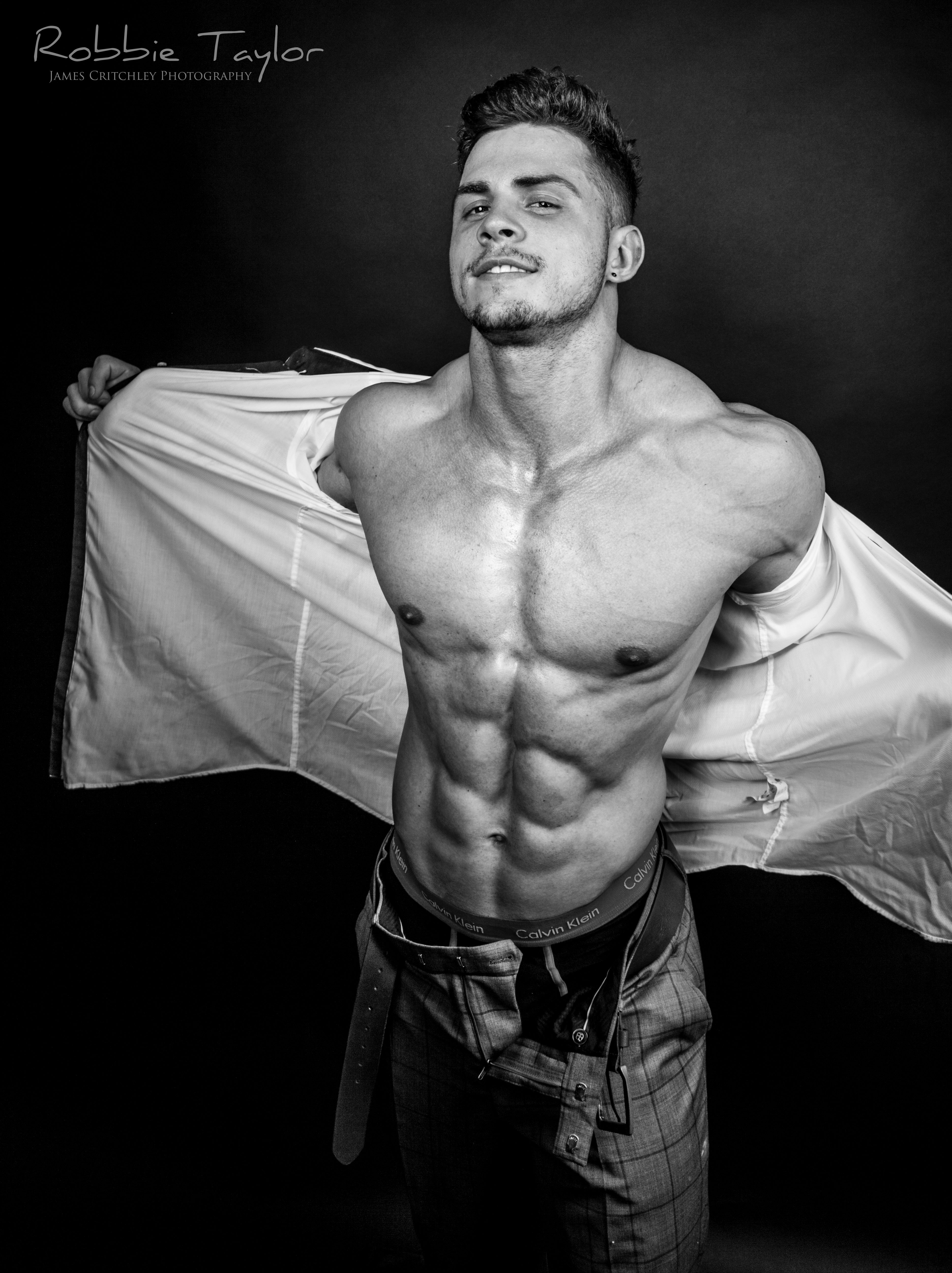 ROBBIE TAYLOR EXPOSED!!! 2bexposed