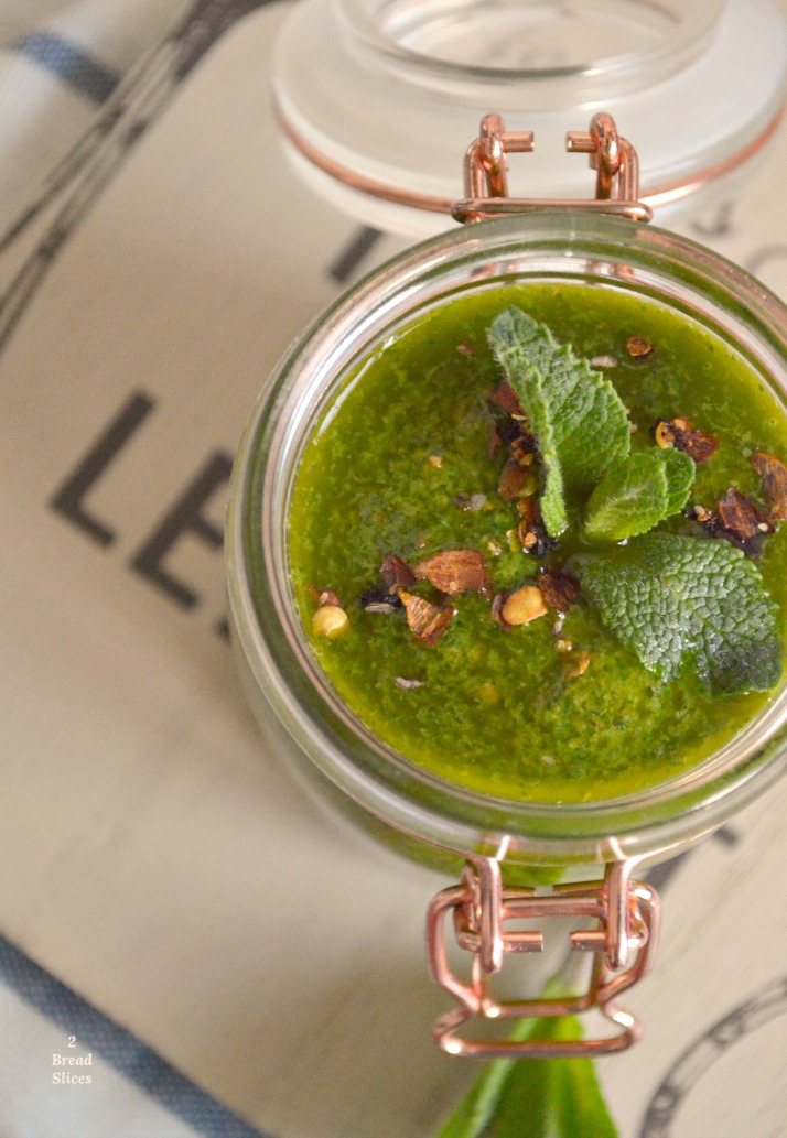 Receta de Salsa de Hierbas Aromáticas 2 Bread Slices