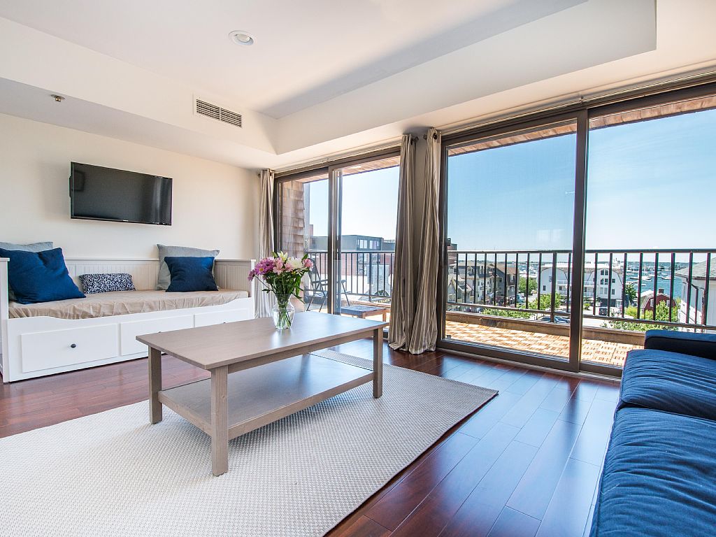 Luxury Newport Condo Rental