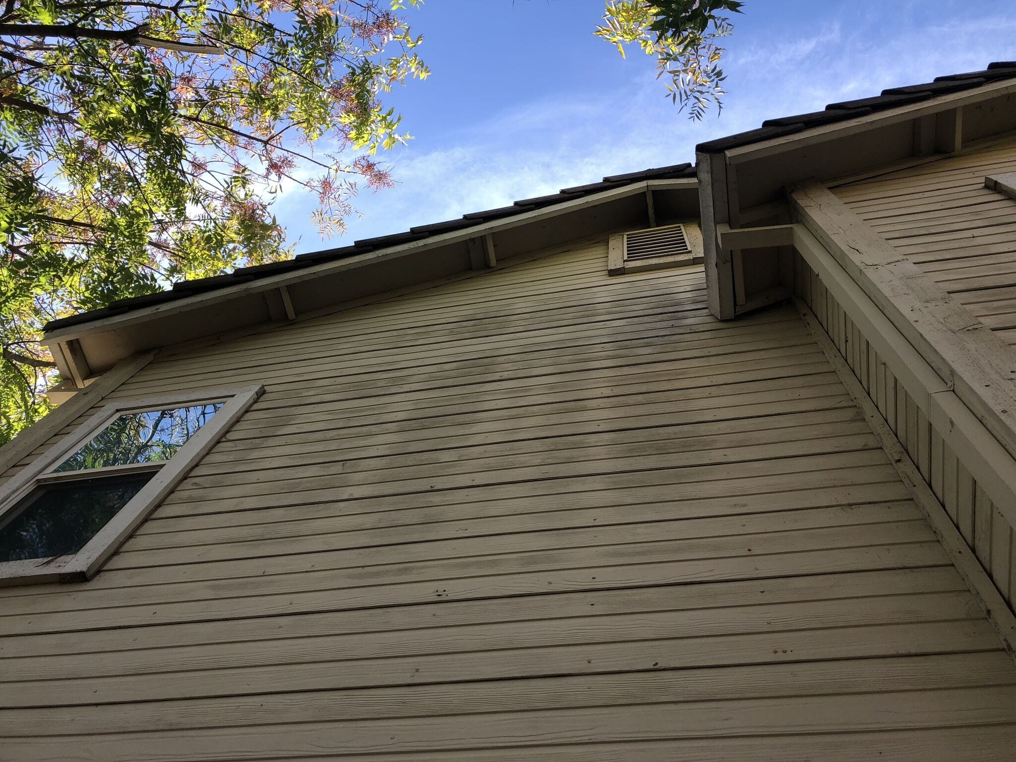 What is Hardboard Siding and Why Does It Fail? 3 Generations Improvements