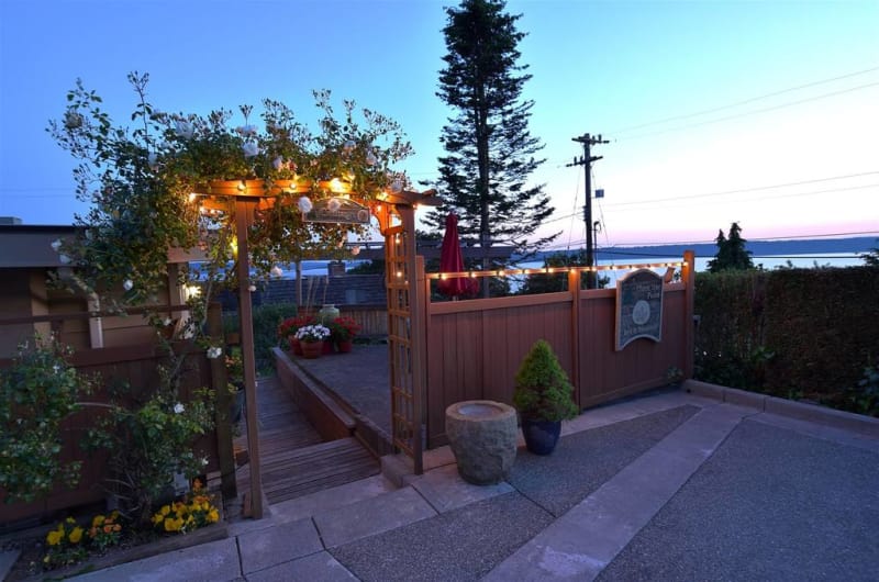 Three Tree Point Bed & Breakfast and Vacation Rental Cottage Seattle