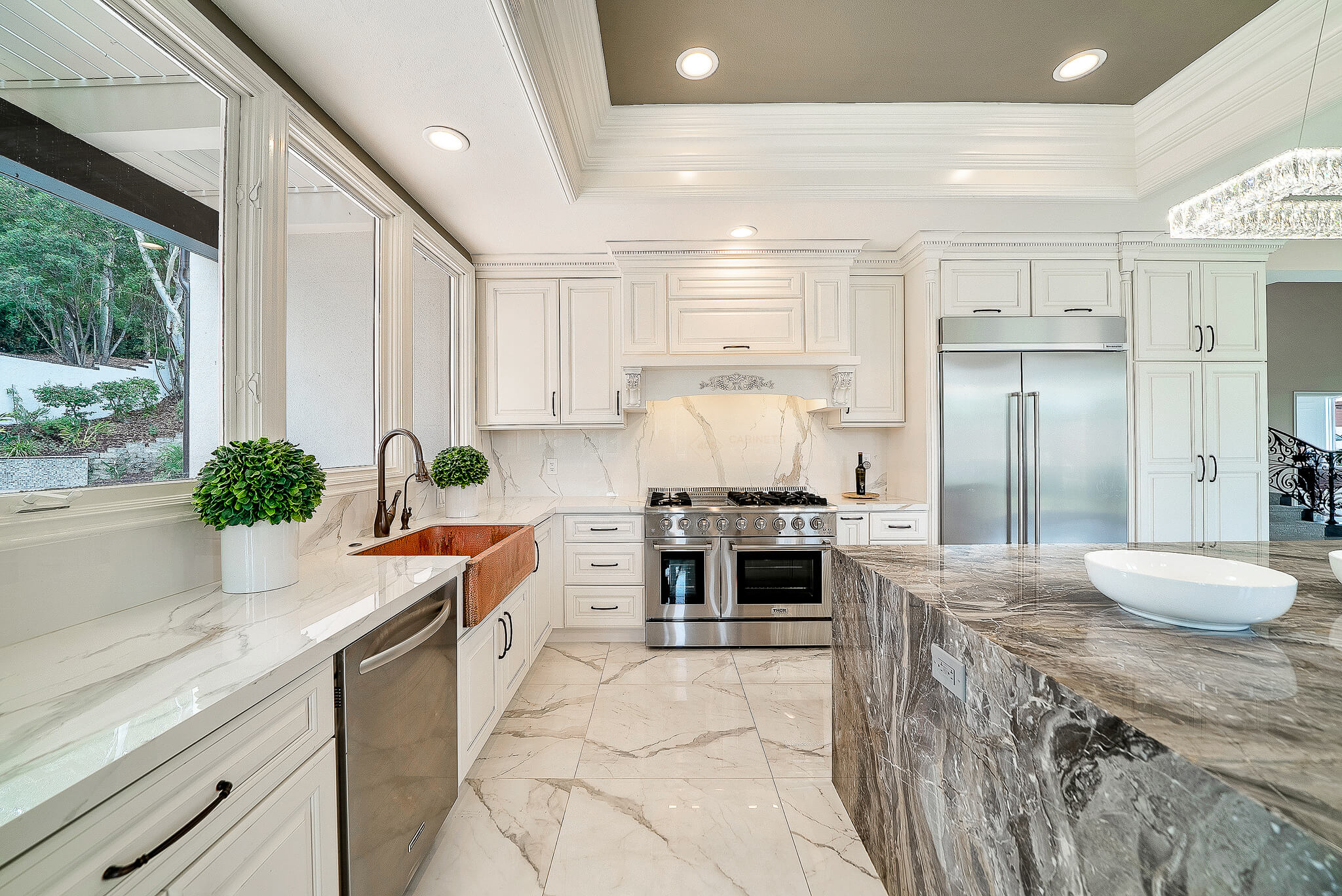 Mona's Kitchen 405 & Stone