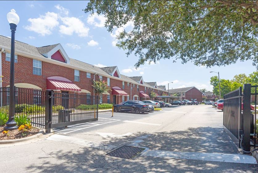 Campus Crossings Alafaya UCF Apartments 407apartments