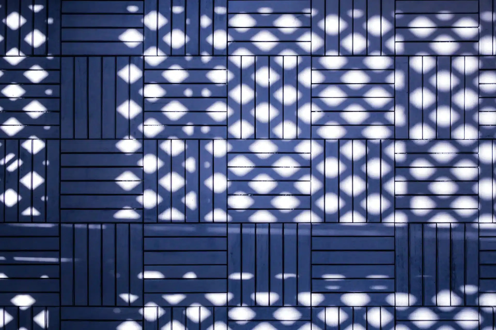 How to Lay Decking Tiles 4 Everdeck