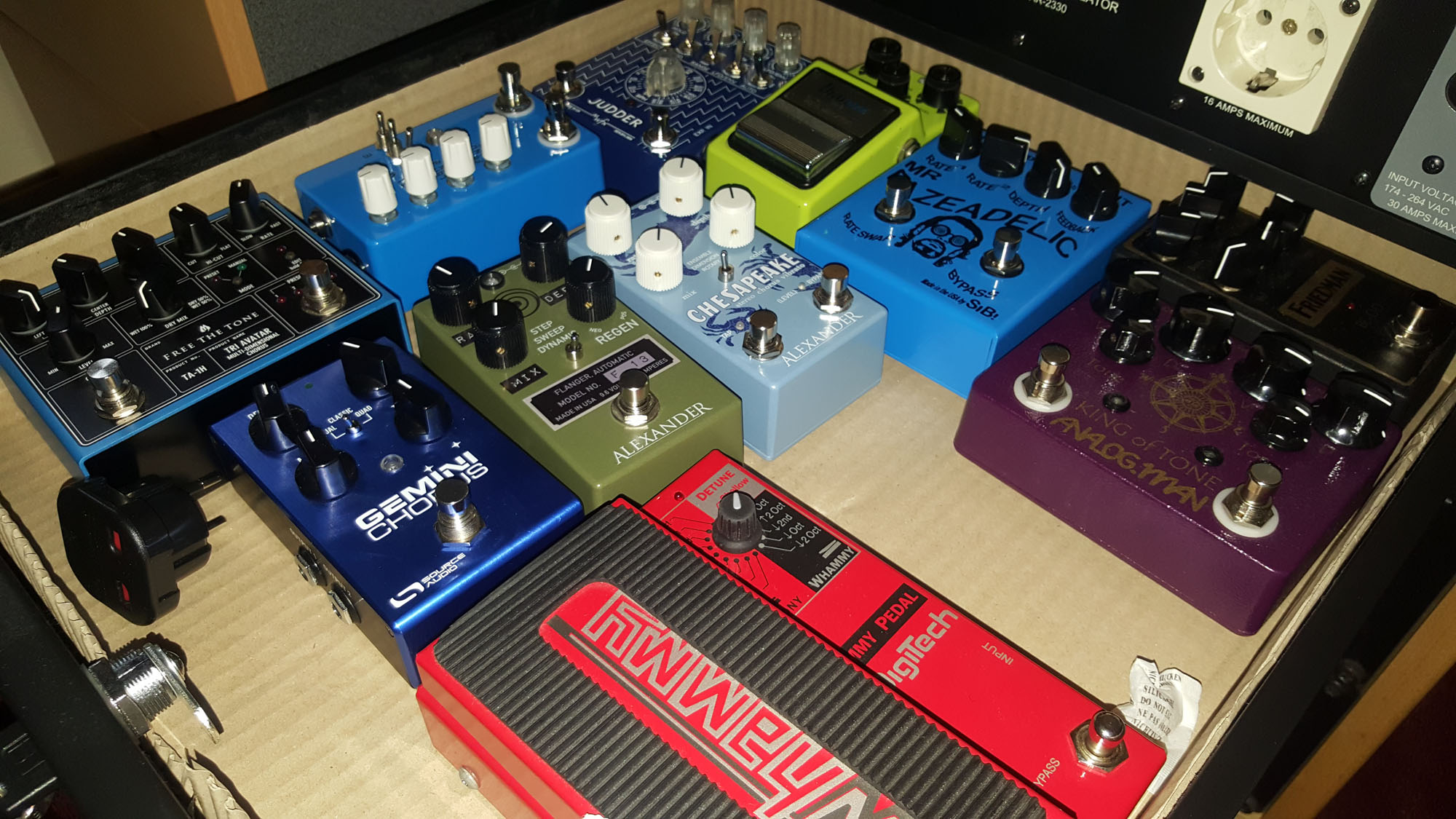 Guitar pedal storage ideas. FX Discussions on theFretBoard