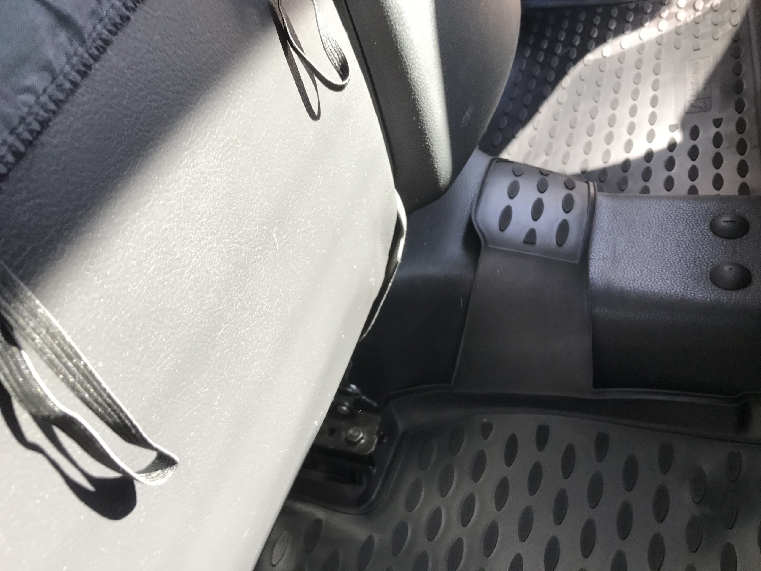 VW Amarok Floor Mats Heavy duty Rubber 4x4overlander