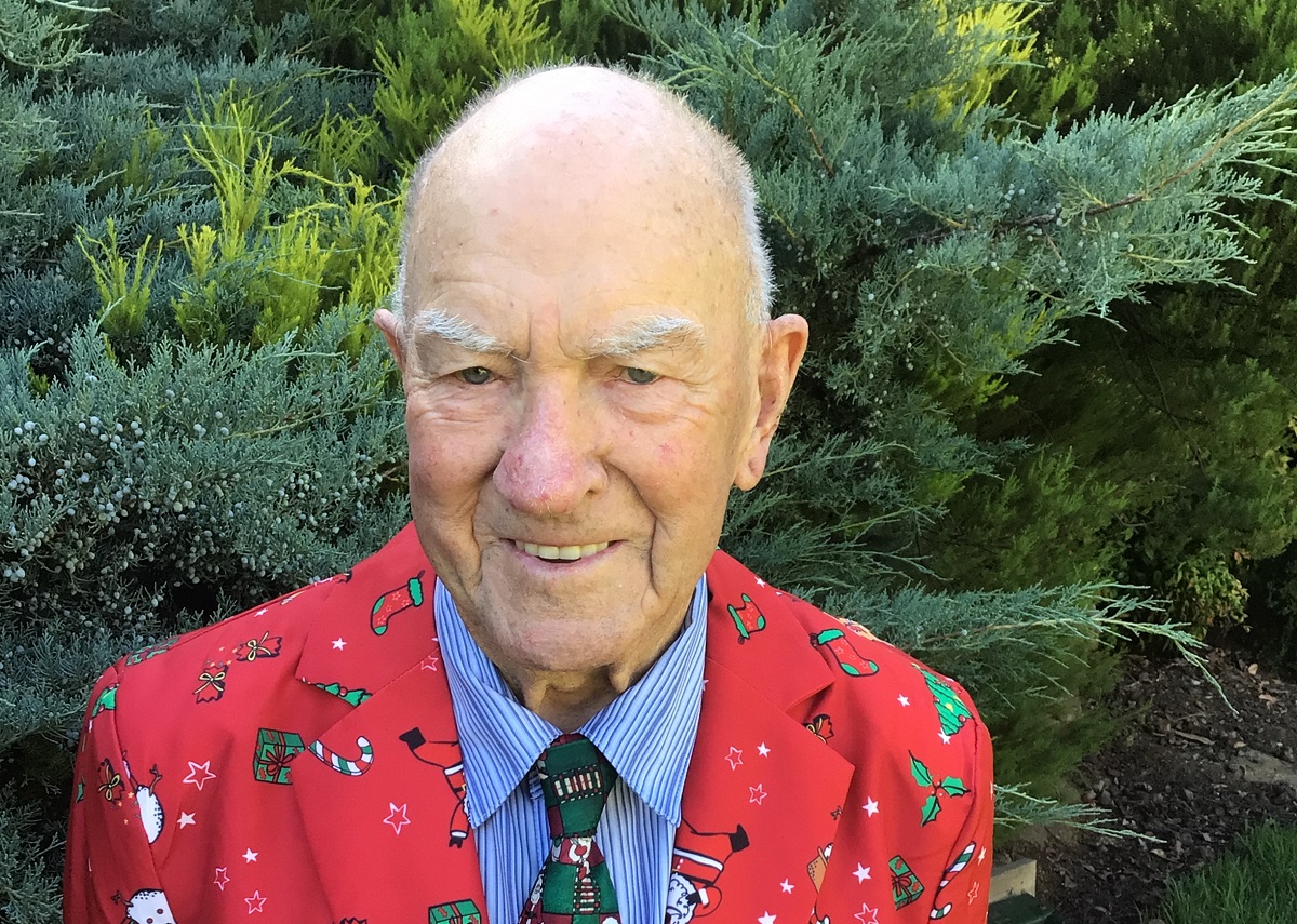 Lobethal Pays Tribute to Local Icon Des 5MU(02)