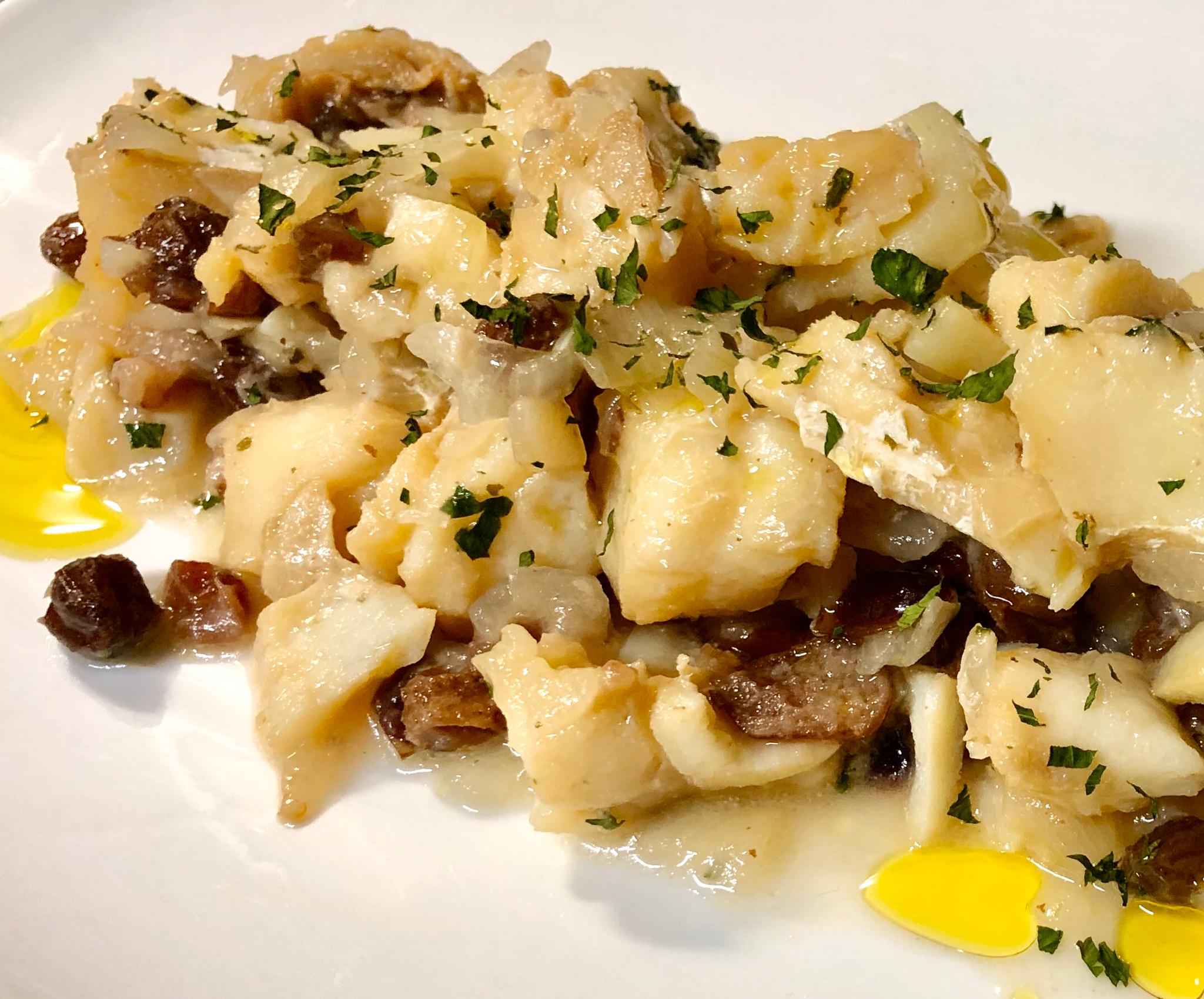 Migas de bacalao con patata y pasas recetas de Eloy Moral