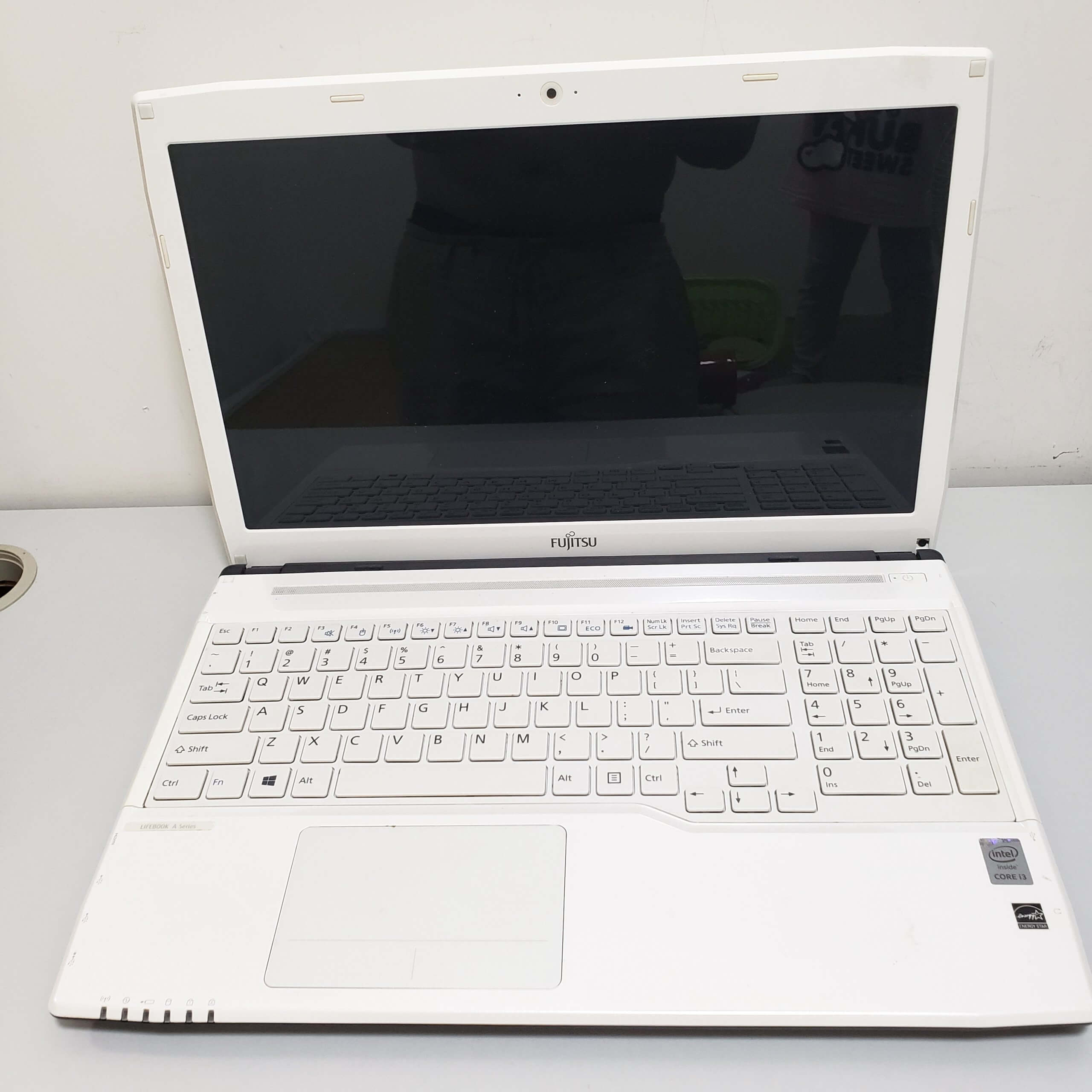 Fujitsu LIFEBOOK AH544 i34000 4G 120G SSD 90 new 開機15秒