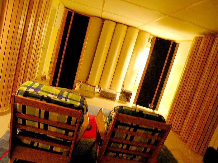 Behind The Chair / Think Adjustable Office Chair With