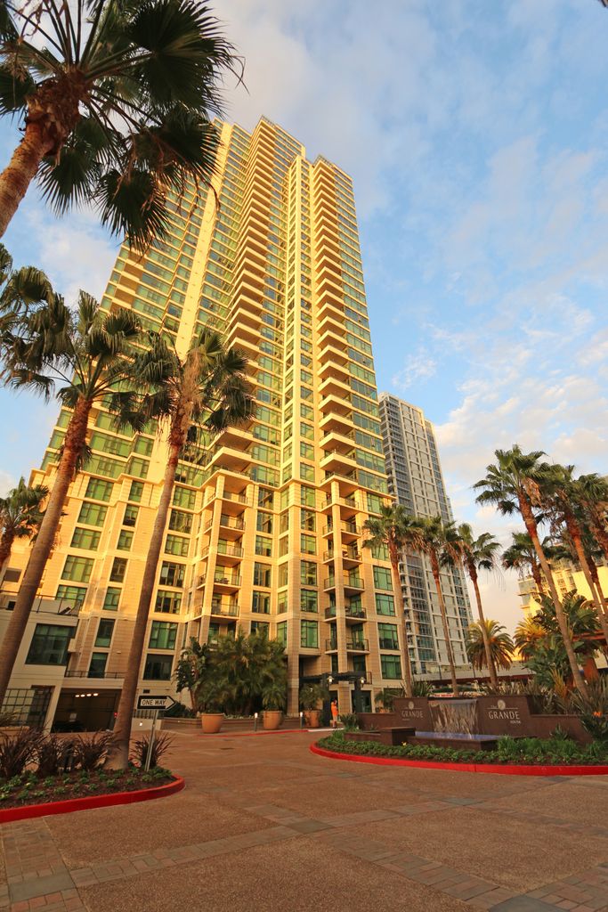 grande_tower 73° Realty
