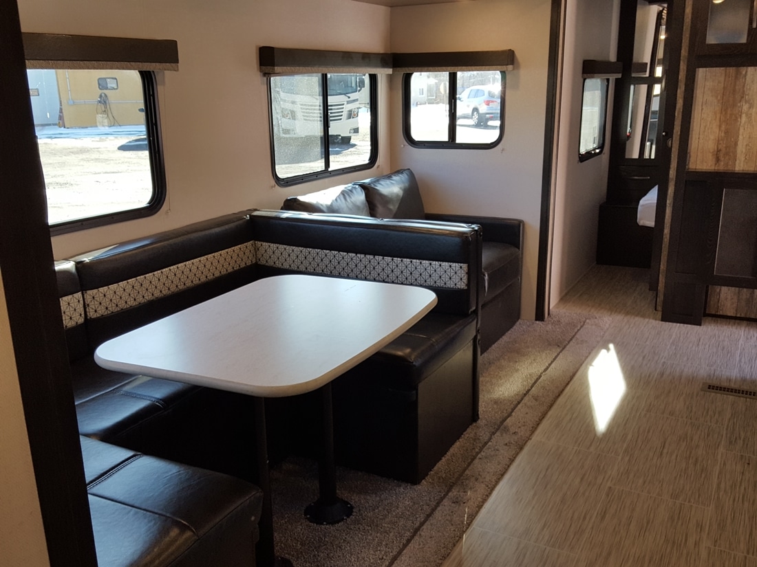 30′ Quad Bunk w/ Slide Travel Trailer For Rental