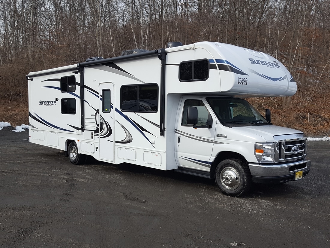 32′ Class C Motorhome For Rental