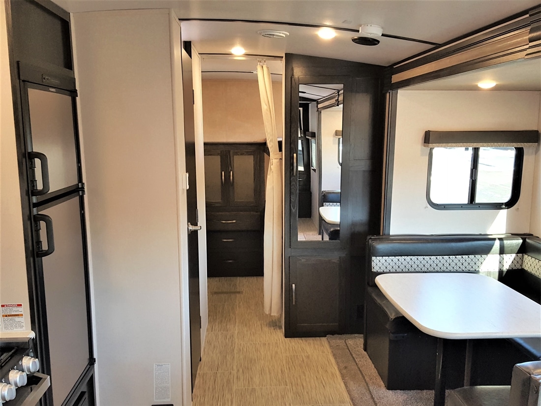 30′ Quad Bunk w/ Slide Travel Trailer For Rental