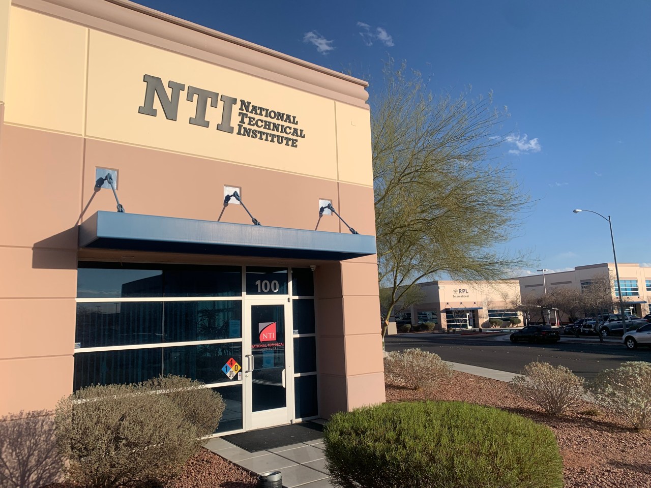 Manual labor job applicants in high demand as worker