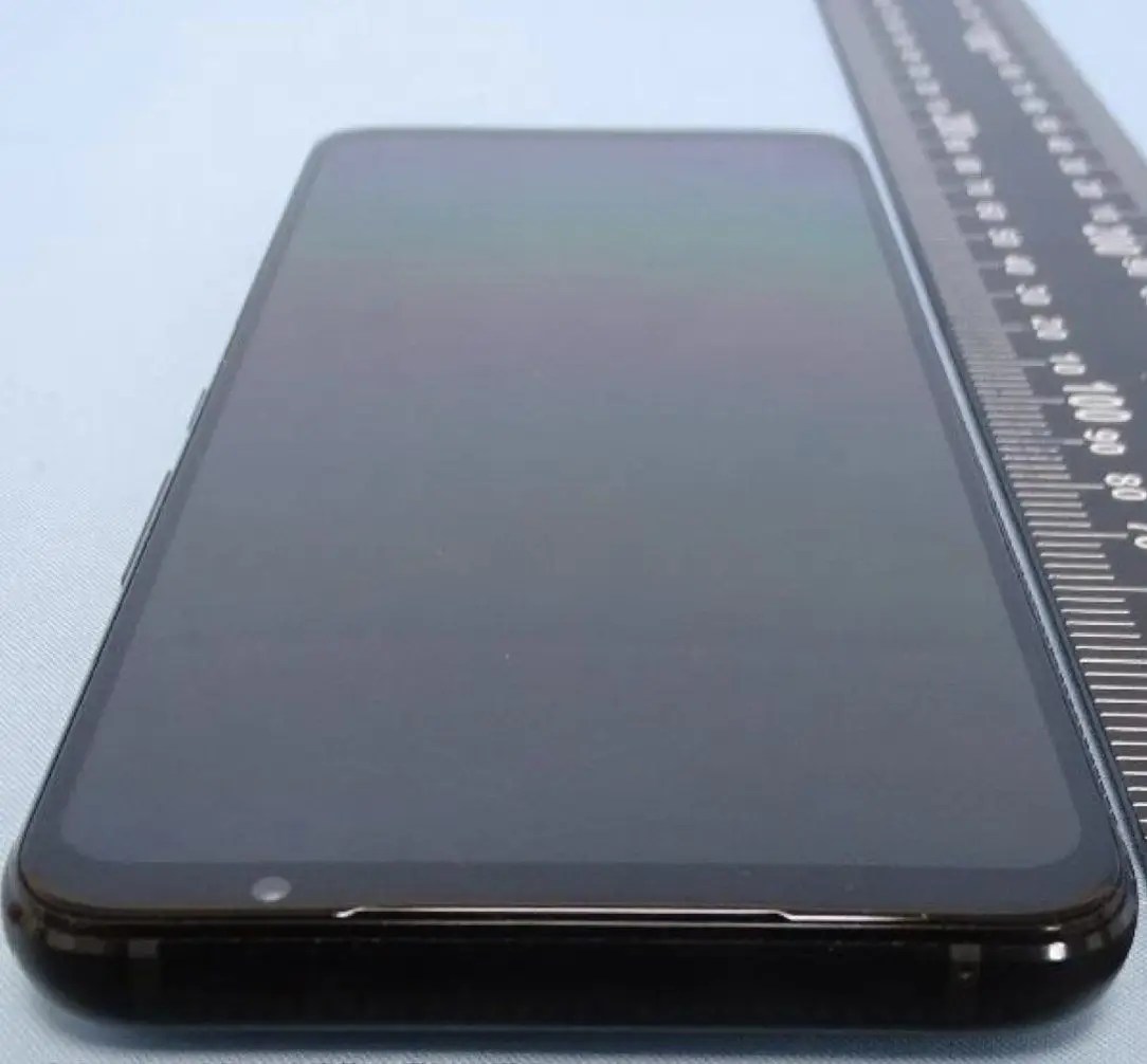 ASUS ROG Phone 7 live images leaked ahead of launch, possible ROG Phone