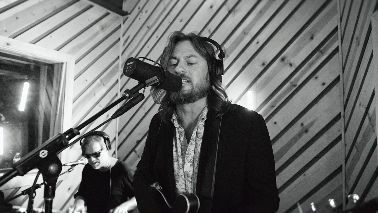 [WATCH] 91X XSession with Louis XIV 91X FM