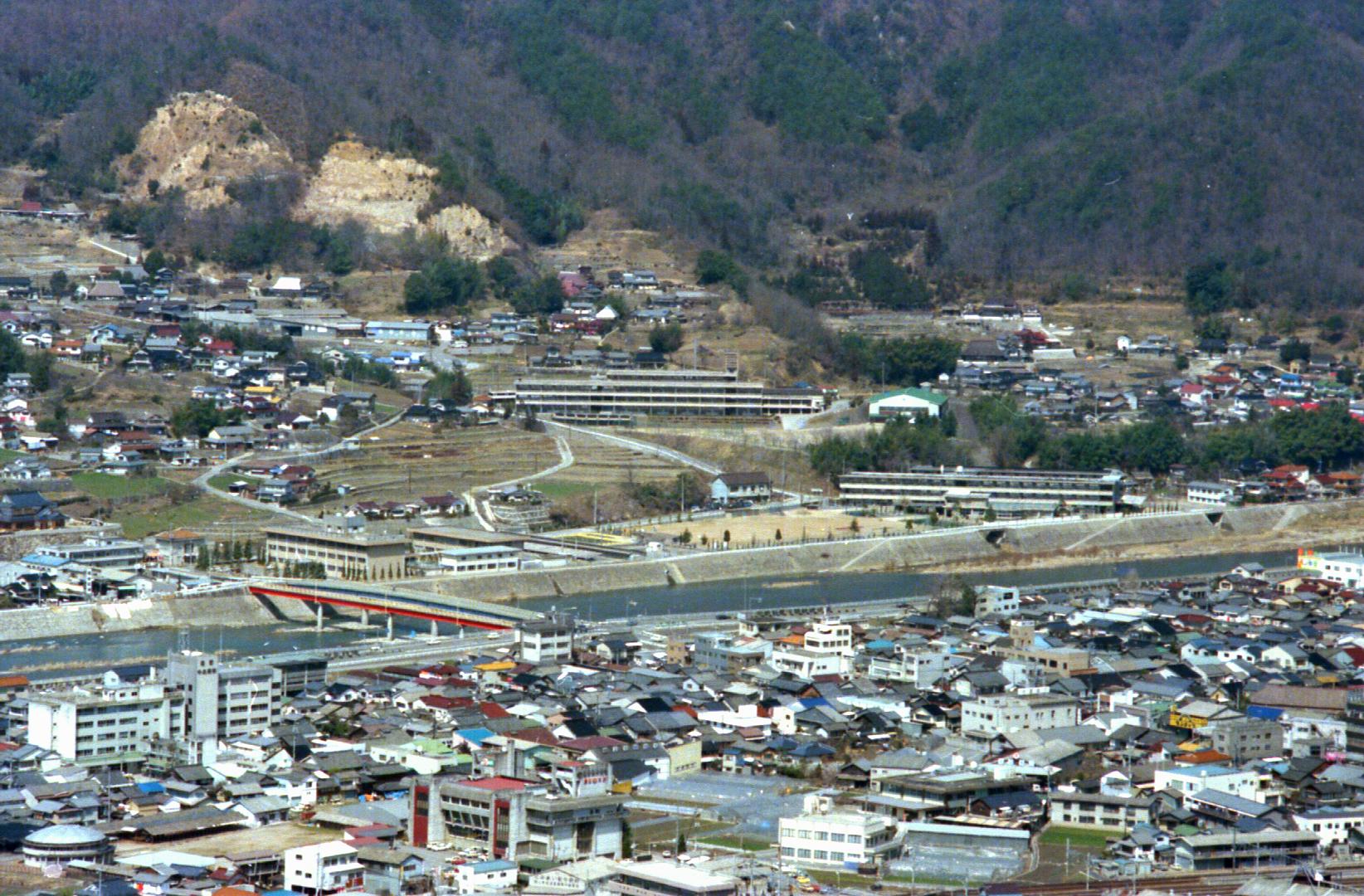 高梁市役所、備中高梁駅