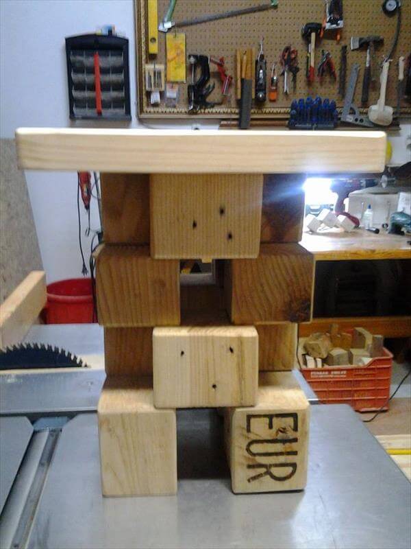 Amazing Pallet Blocks Side Table 99 Pallets