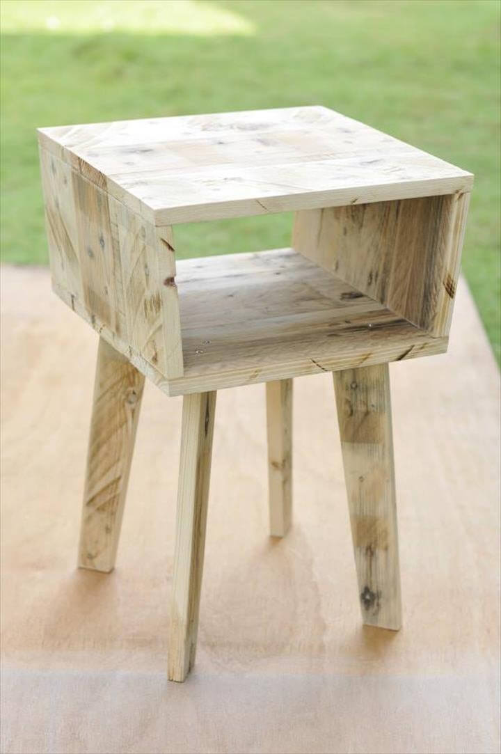 Creative Pallet Side Table 99 Pallets