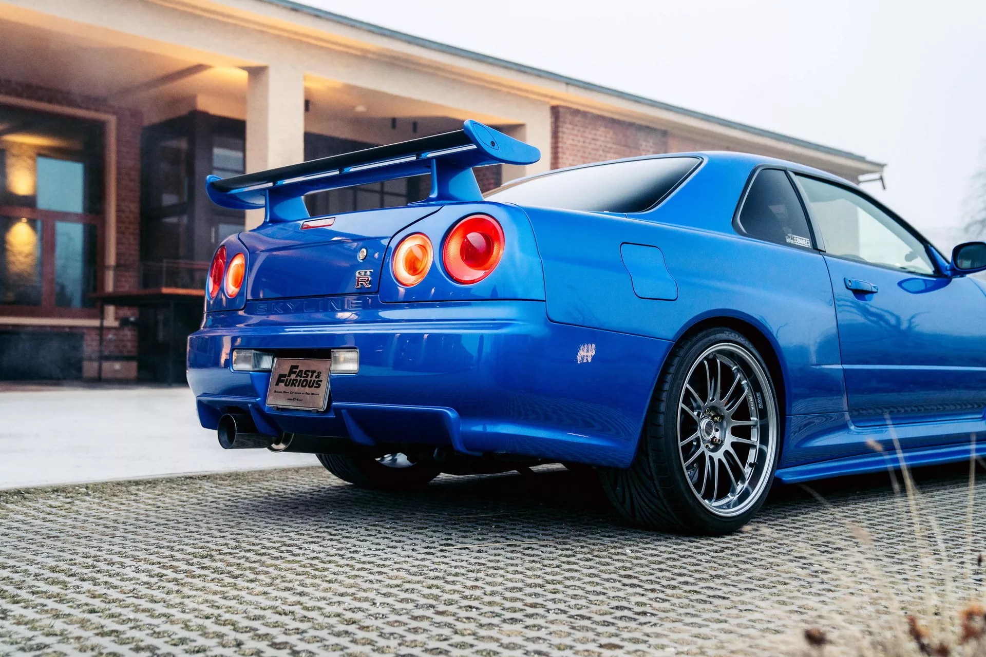 Nissan GTR R34 ที่ขับโดย Paul Walker ขายได้ในราคา 47.6 ล้านบาท รถ