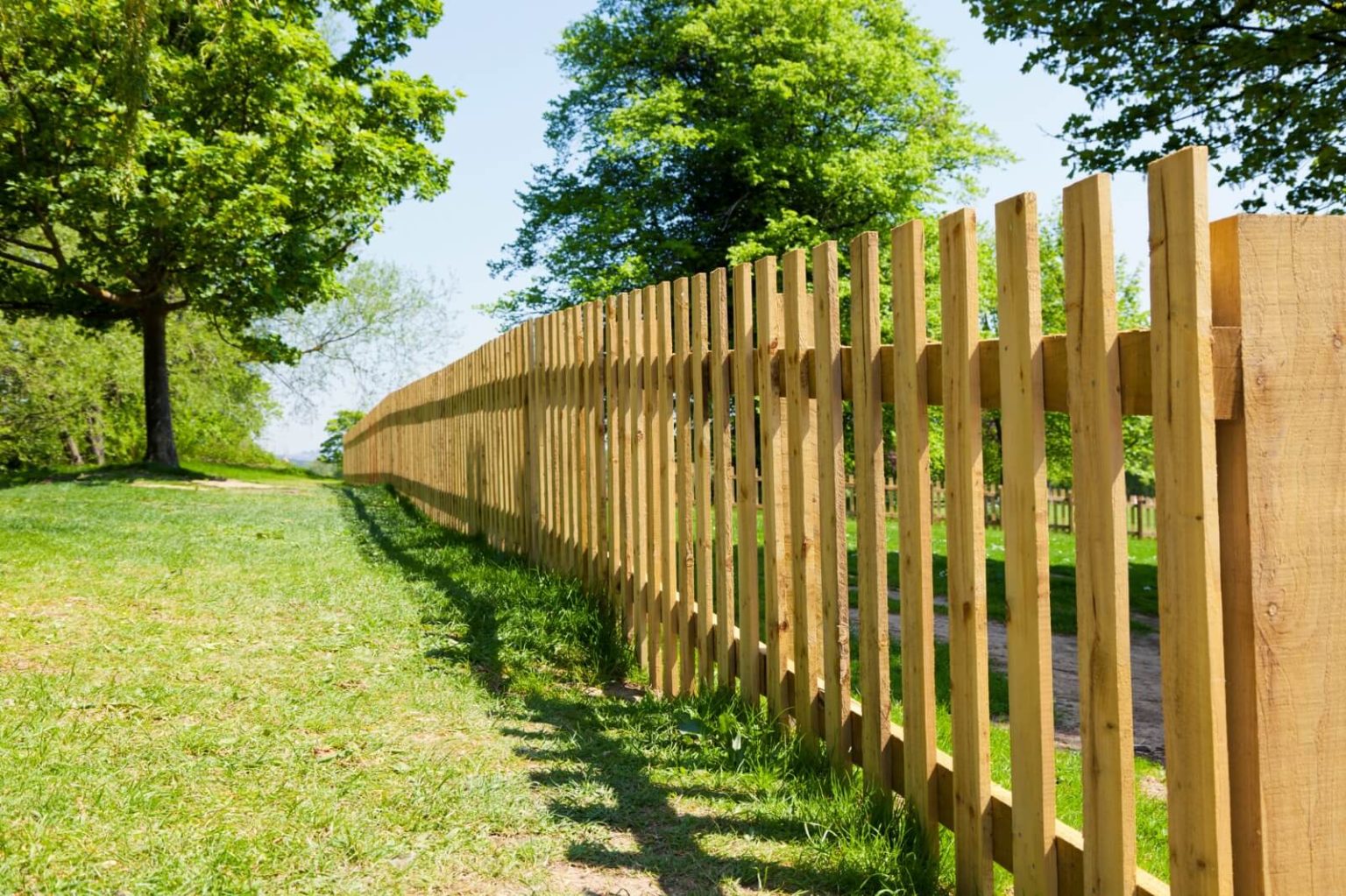 What's the Best Size Nails for Fence Pickets Sizes and Amount Needed