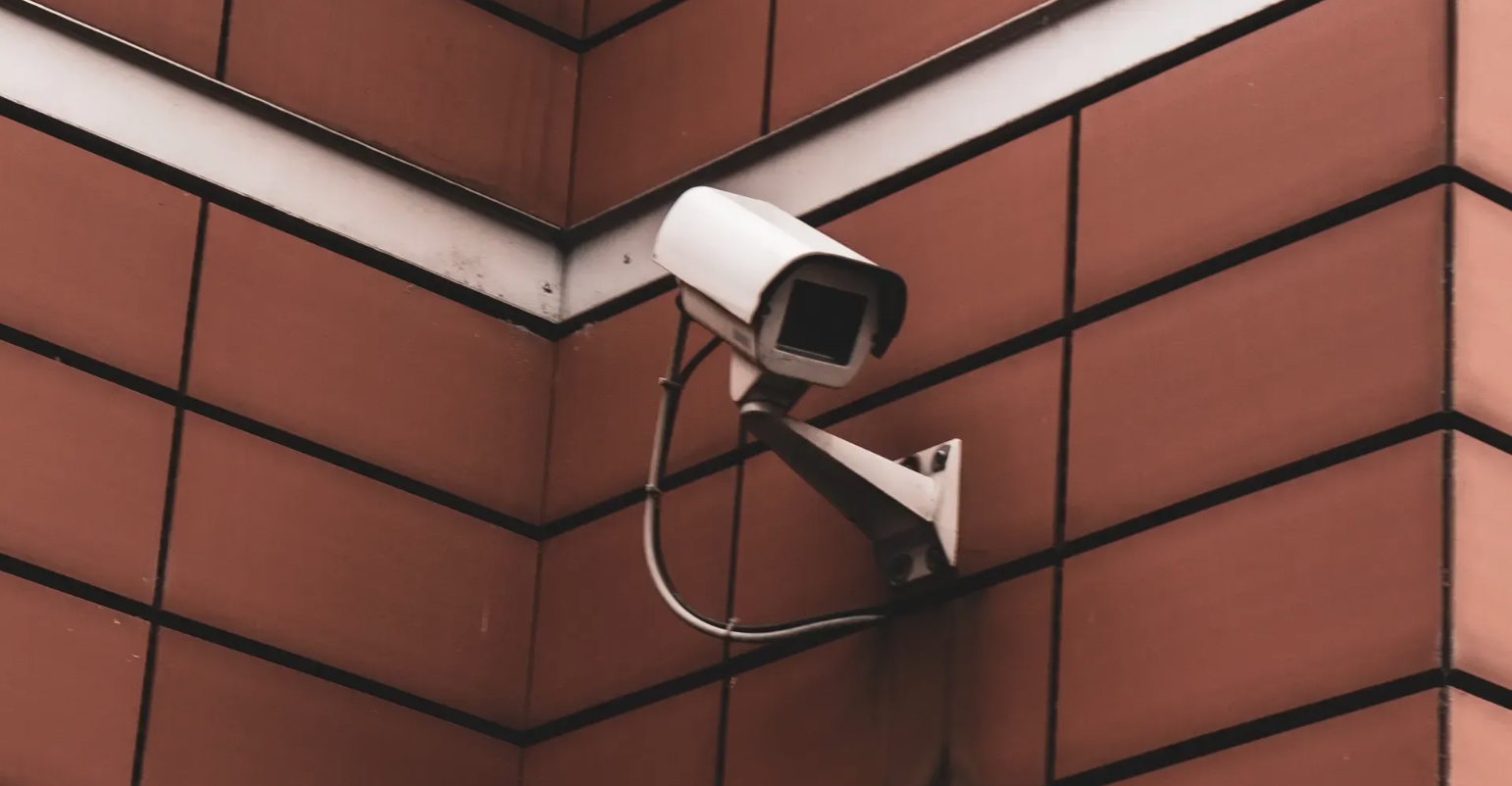 Pros and Cons On Installing Analog Security Cameras