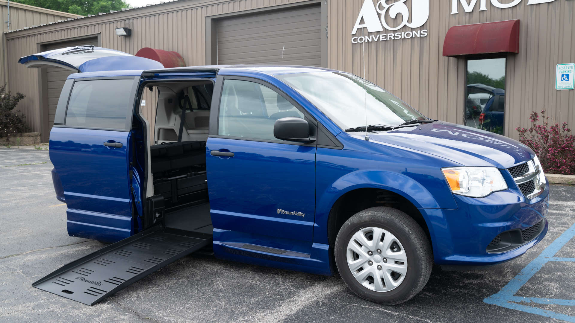 2019 Dodge Grand Caravan BraunAbility Dodge Entervan XT A&J Mobility