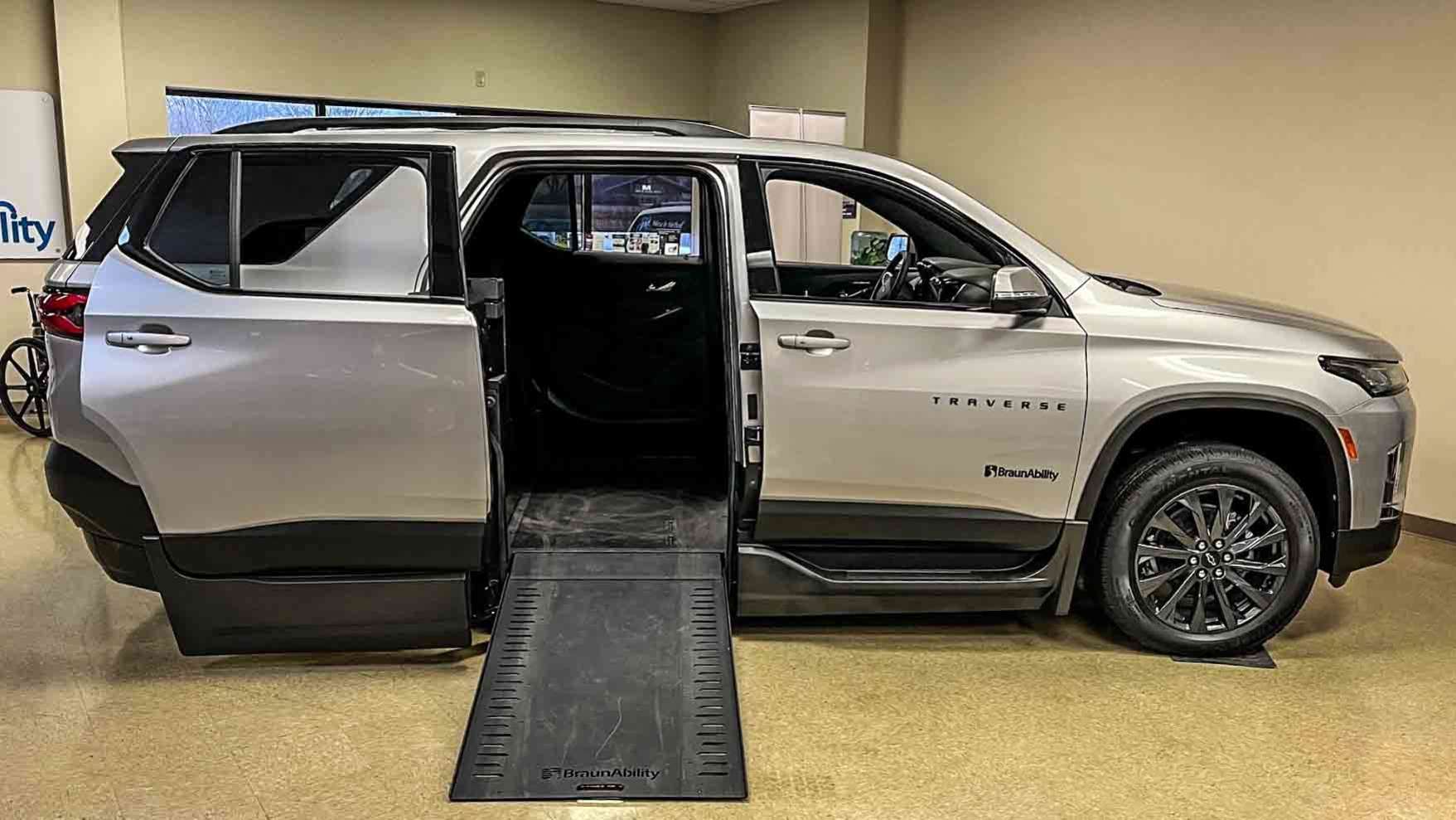 2022 Chevrolet Traverse BraunAbility BraunAbility Chevy Traverse