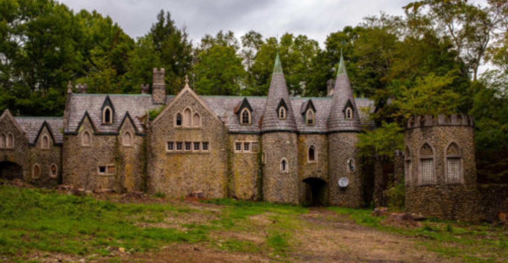 The Derelict Dundas Castle in New York Abandoned Spaces
