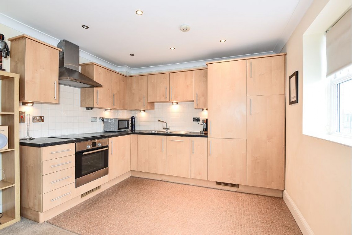 Warwick House, 2123 London Road, St Albans, AL1 1PX Abbey Estates