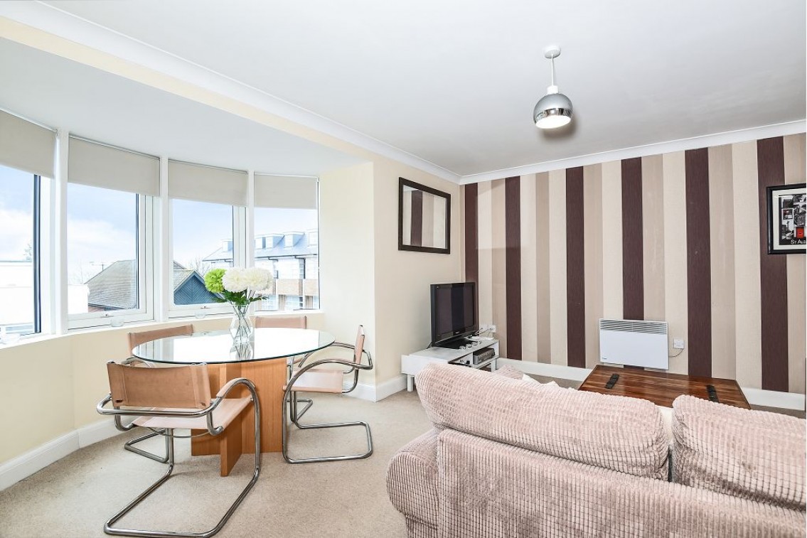 Warwick House, 2123 London Road, St Albans, AL1 1PX Abbey Estates