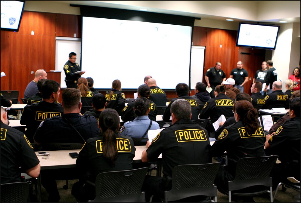 Law Enforcement In Malaysia / Unidentified law enforcement