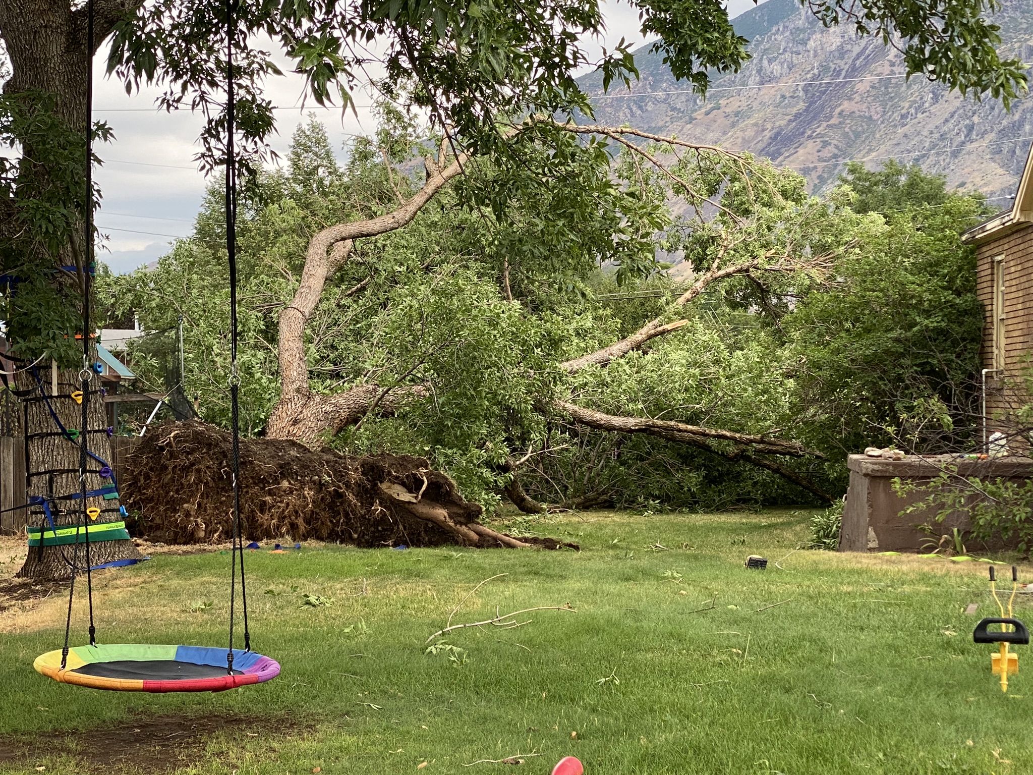 Springville Utah explosion during thunderstorm