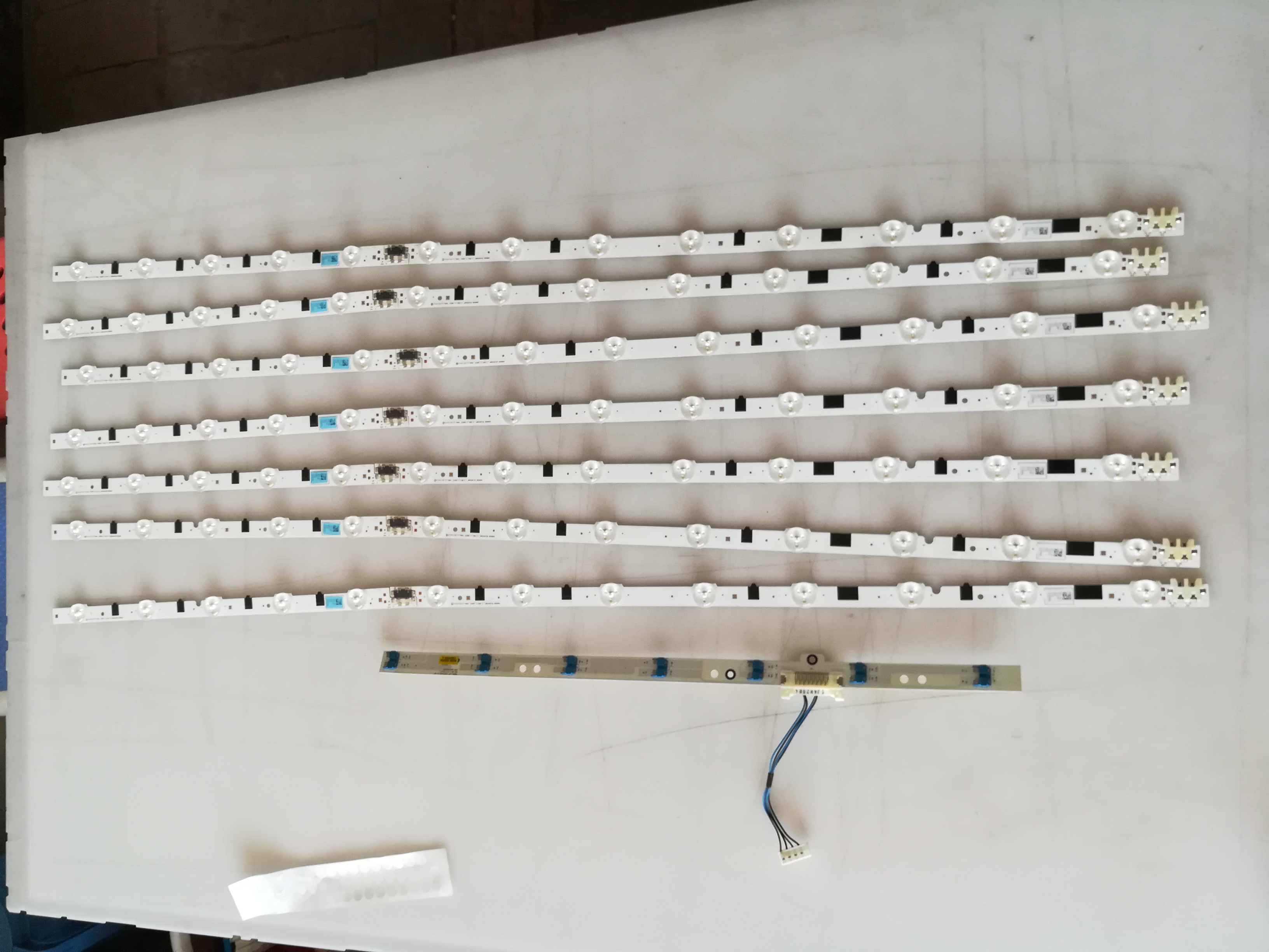 Samsung BN4102027A BN9626928A 2013SVS39F LED Light Strips for