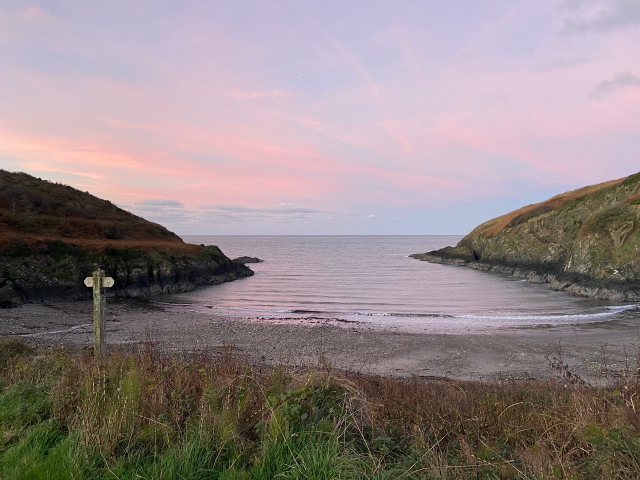 Crab Cottage Gallery Aberfforest, Barnacle Cottage, AirBnb