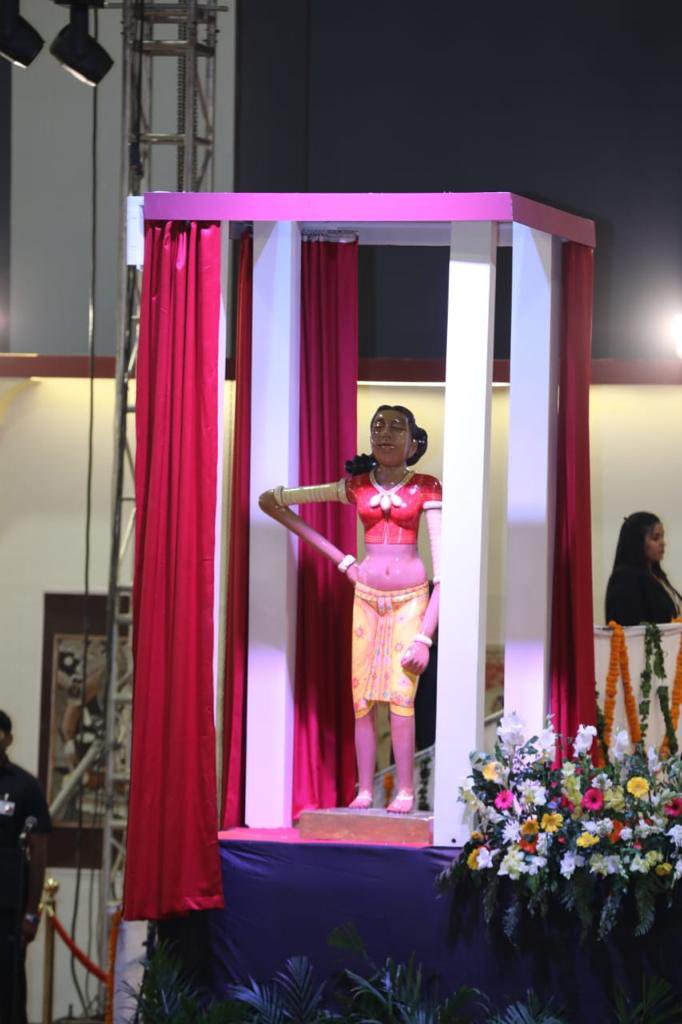 Know More about the Reinterpreted Statue of Indus Valley 'Dancing Girl