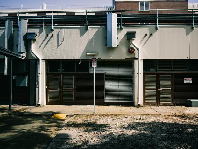 Pros and Cons of Black Gutters Ablison