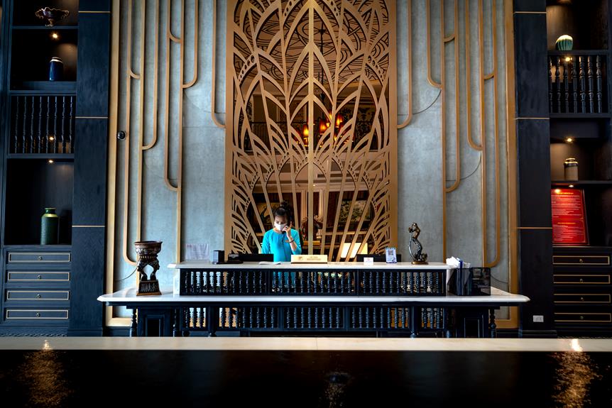 Pros and Cons of Working Front Desk at a Hotel Ablison