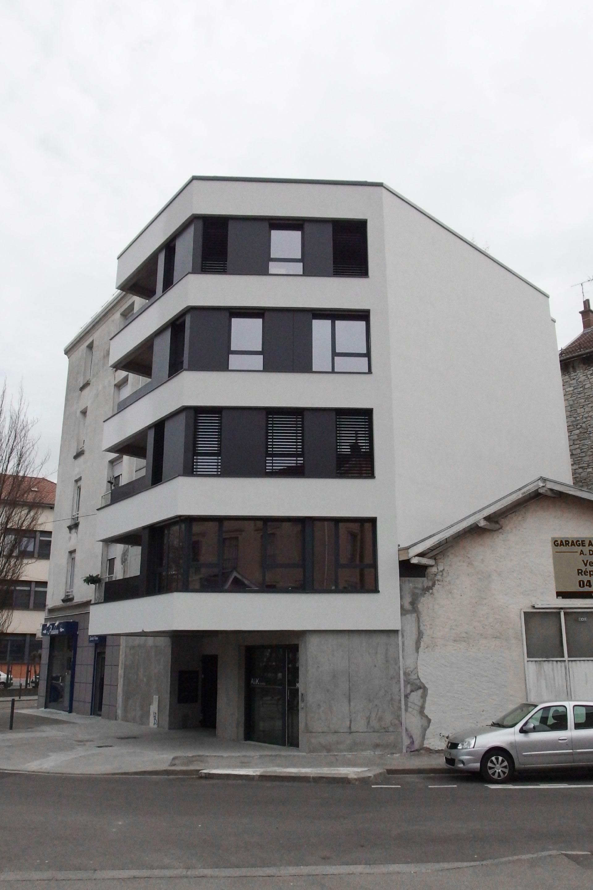 Immeuble d'habitations et local d'activité AbloK Architectes