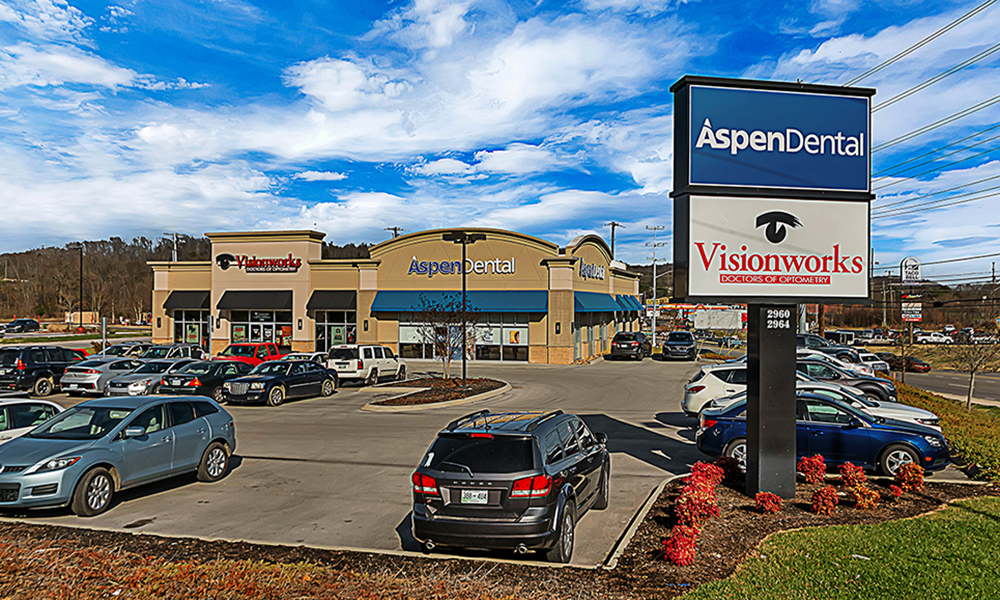 Hanley Investment Group Arranges Sale of Two MultiTenant Retail Pad