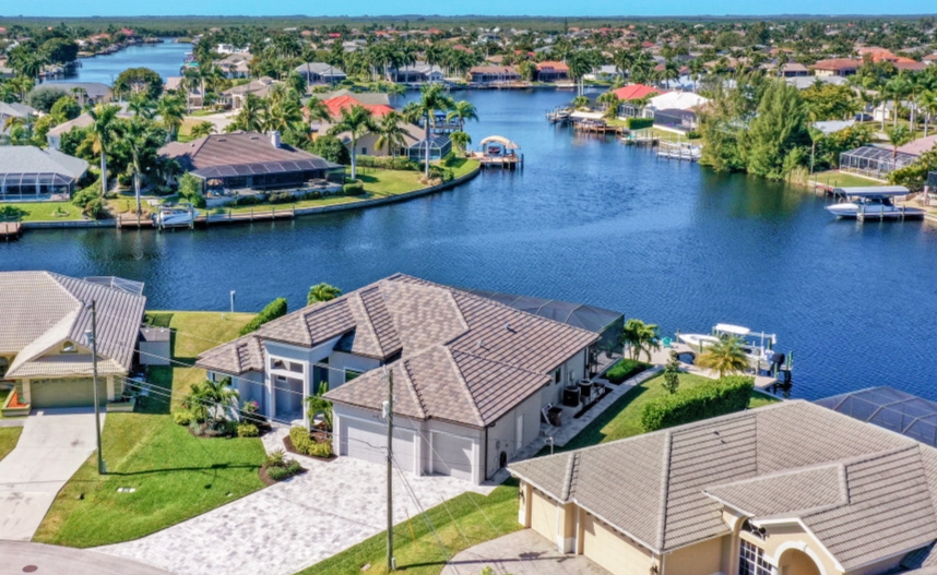 Top Realtor in Cape Coral, FL, Sets New Standards with Exceptional